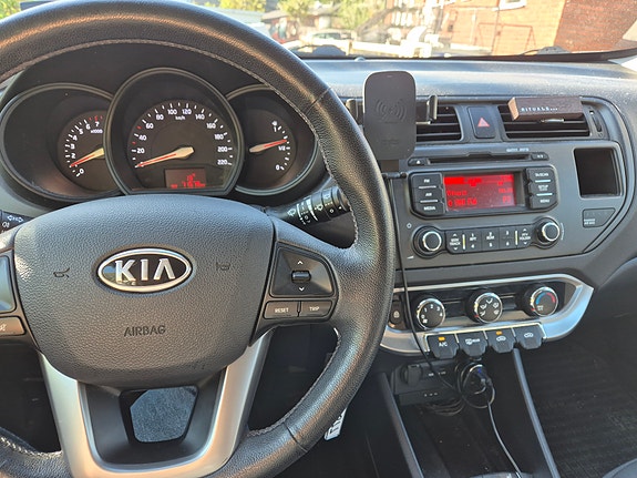 Kia Rio 3 of 7
