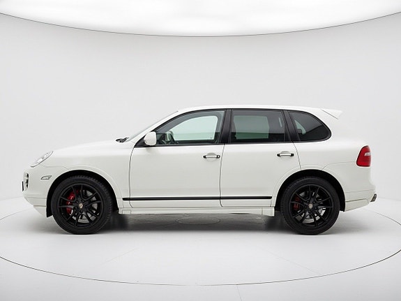 Porsche Cayenne GTS 3 of 5