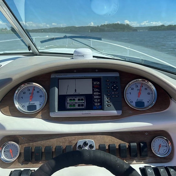 Sea Ray 280 Sun Sport -98 2 x Mercruiser 383 MAG 6,2 L -11 6 of 12
