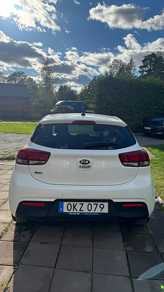 Kia Rio 3 of 8