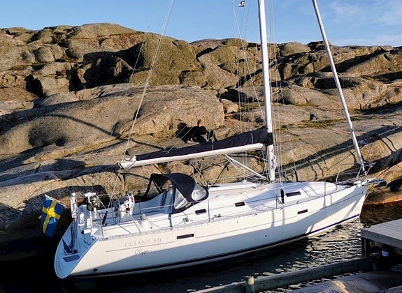 Beneteau Oceanis 331 Clipper 2-kabin 2 of 5