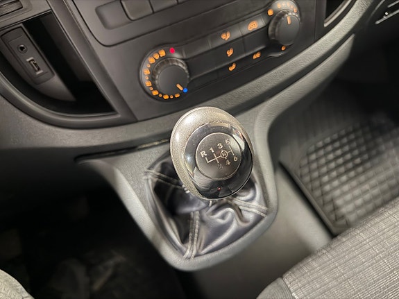 Mercedes-Benz Vito 109 14 of 18
