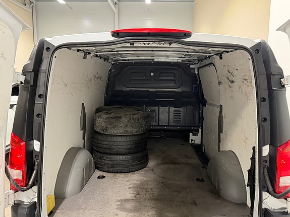 Mercedes-Benz Vito 109 9 of 18