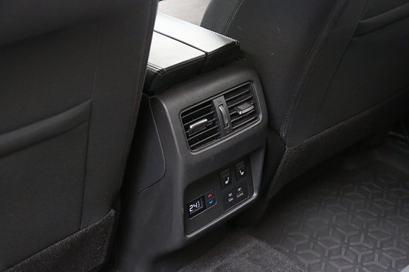 Nissan X-Trail 24 of 26