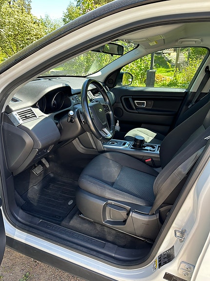 Land Rover Discovery Sport 7 of 12