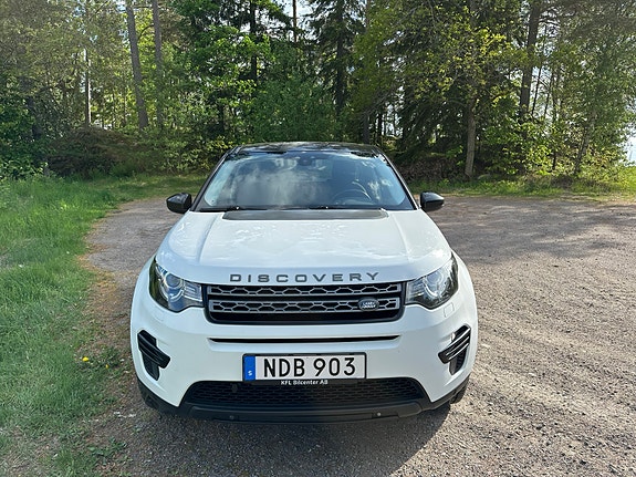 Land Rover Discovery Sport 3 of 5