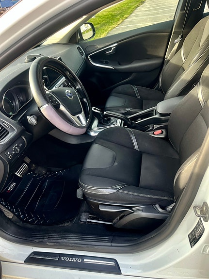 Volvo V40 8 of 10