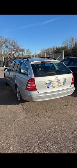 Mercedes-Benz C180 4 of 4