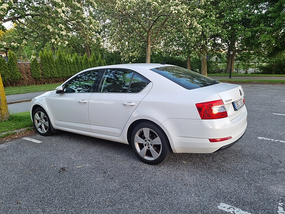 Skoda Octavia 3 of 5