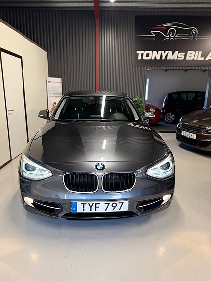 BMW 120d 2 of 5