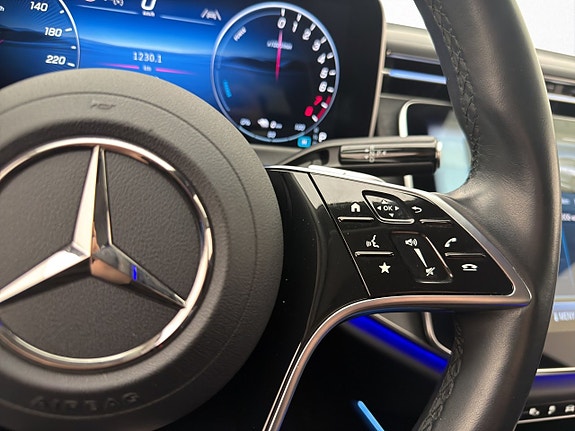 Mercedes-Benz E300 14 of 30