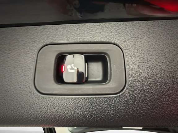 Mercedes-Benz E300 27 of 30