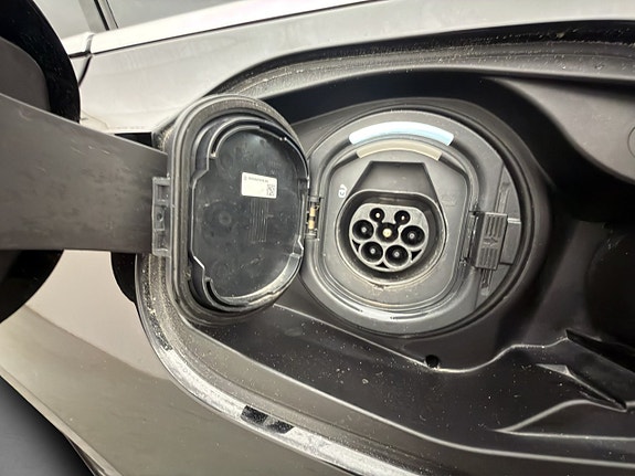 Mercedes-Benz E300 28 of 30