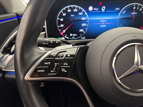 Mercedes-Benz E300 12 of 30