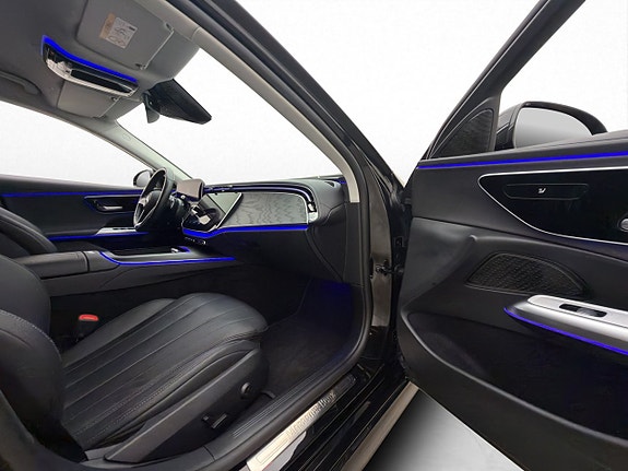 Mercedes-Benz E300 23 of 30