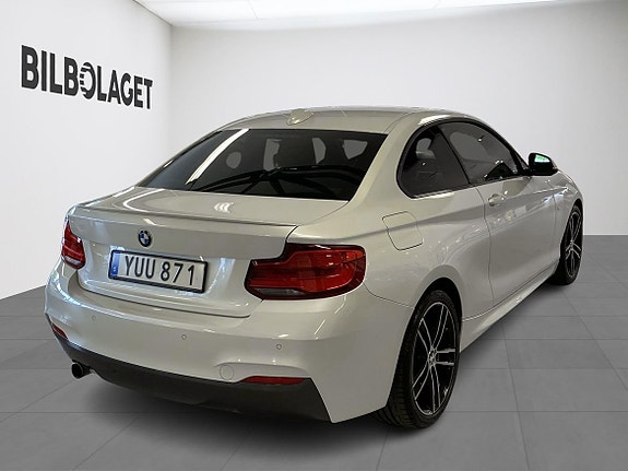 BMW 218i 4 of 5