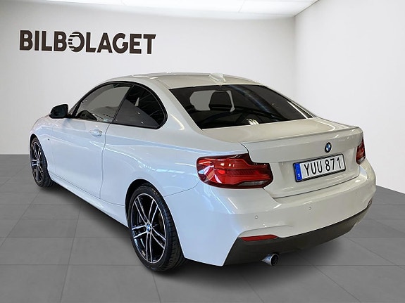 BMW 218i 3 of 5