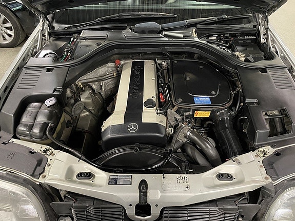 Mercedes-Benz 300 SE 8 of 9