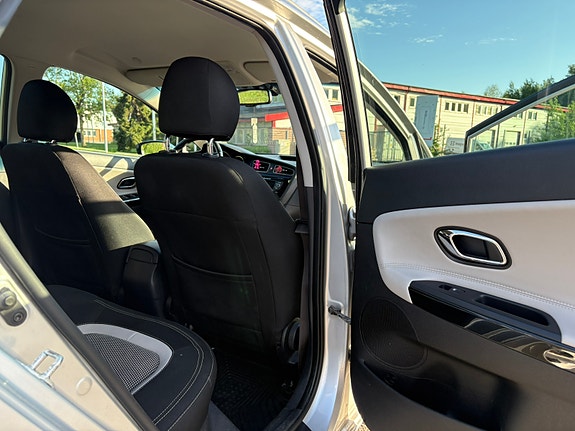 Kia Ceed 4 of 6