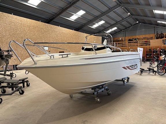 HR 480sc Evinrude E-TEC 60hp 2 of 12