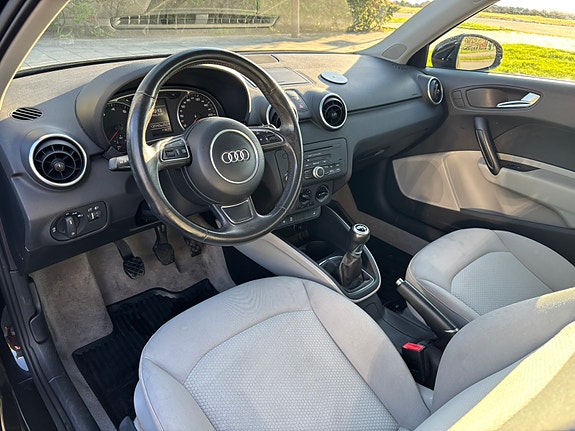 Audi A1 4 of 5