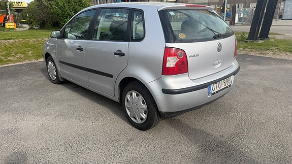 Volkswagen Polo 2 of 5