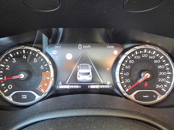Jeep Renegade 3 of 8