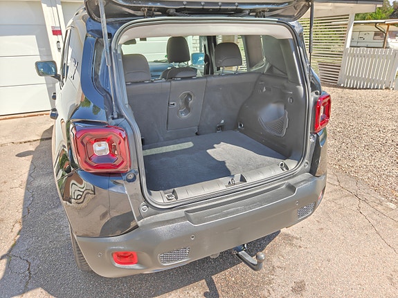 Jeep Renegade 5 of 8