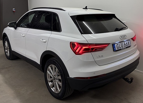 Audi Q3 3 of 5