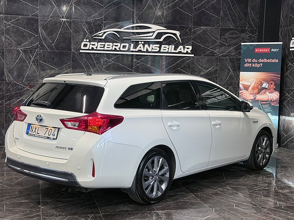 Toyota Auris 8 of 22