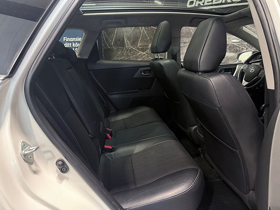 Toyota Auris 17 of 22