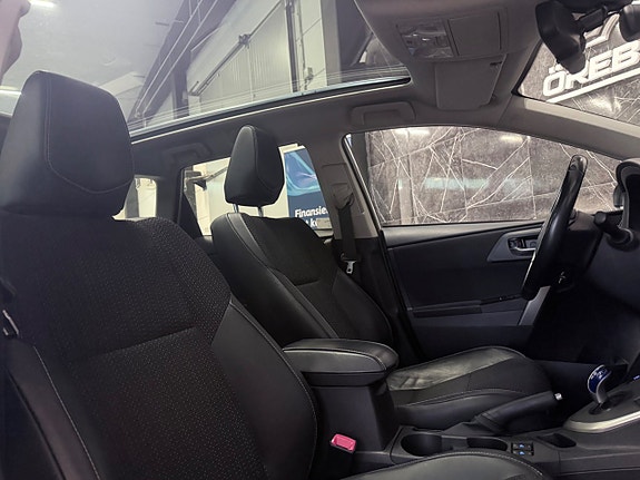Toyota Auris 16 of 22