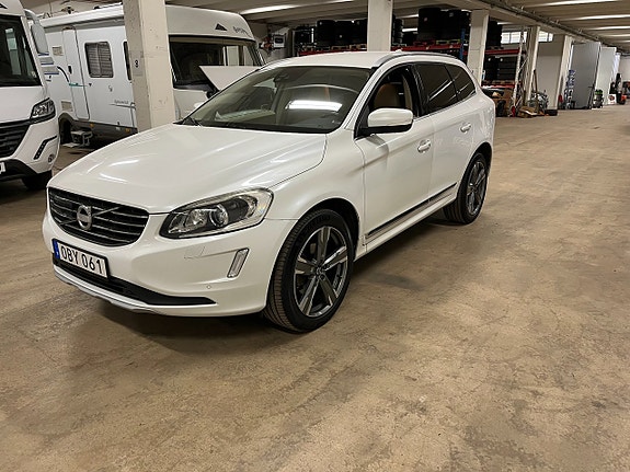 Volvo XC60 2 of 5