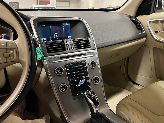 Volvo XC60 8 of 10