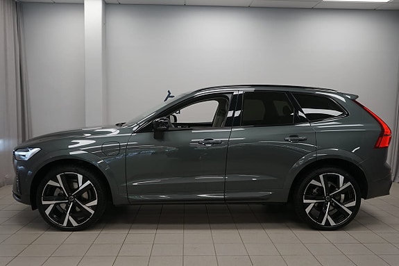 Volvo XC60 2 of 5