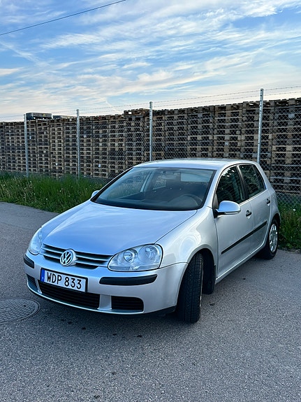 Volkswagen Golf V 3 of 11