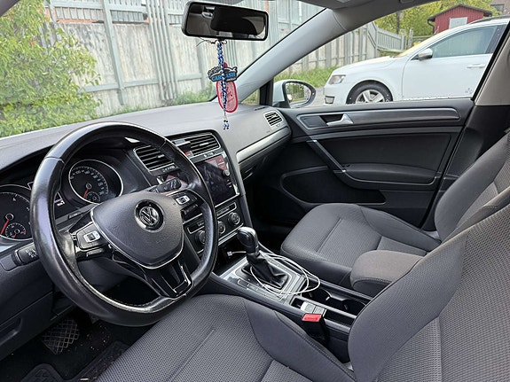 Volkswagen Golf VII 2 of 3