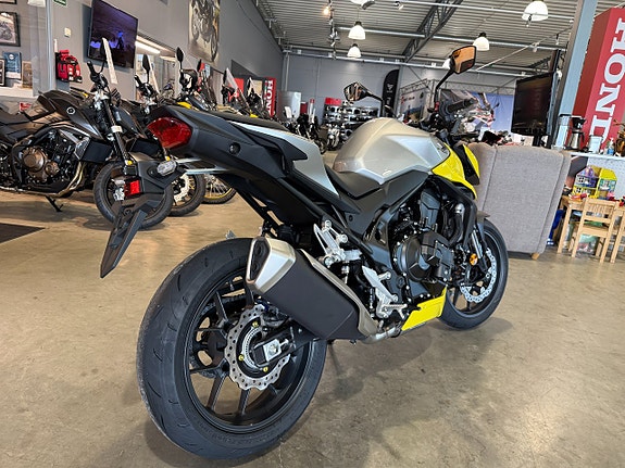 Honda CB750C Hornet E-Clutch 3 of 5