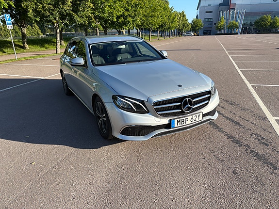 Mercedes-Benz E200 d 2 of 5