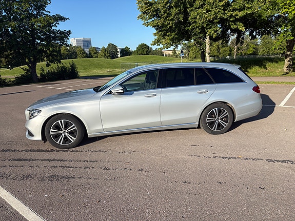 Mercedes-Benz E200 d 3 of 5