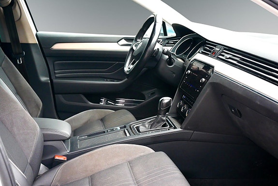 Volkswagen Passat Alltrack 15 of 16