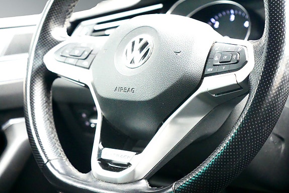 Volkswagen Passat Alltrack 14 of 16