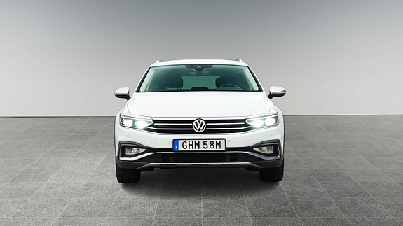 Volkswagen Passat Alltrack 4 of 5