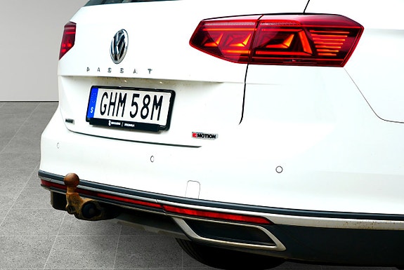 Volkswagen Passat Alltrack 11 of 16