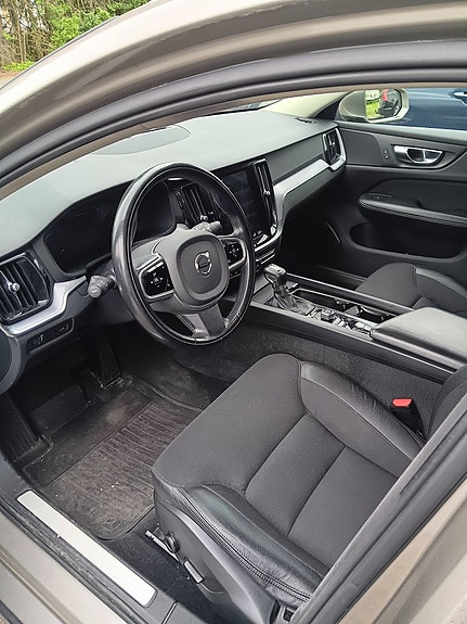 Volvo V60 7 of 14