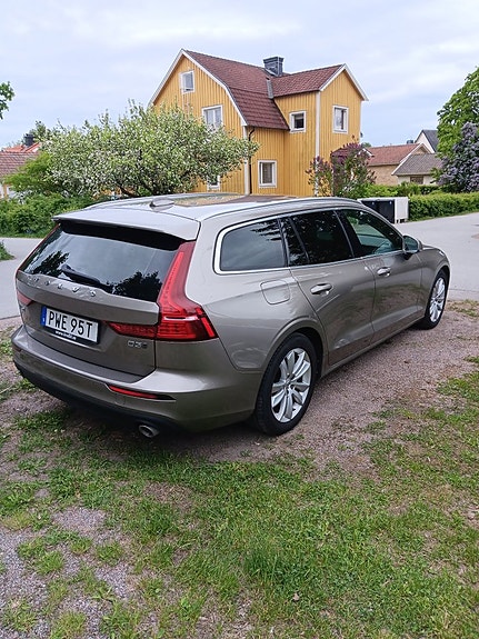 Volvo V60 4 of 14