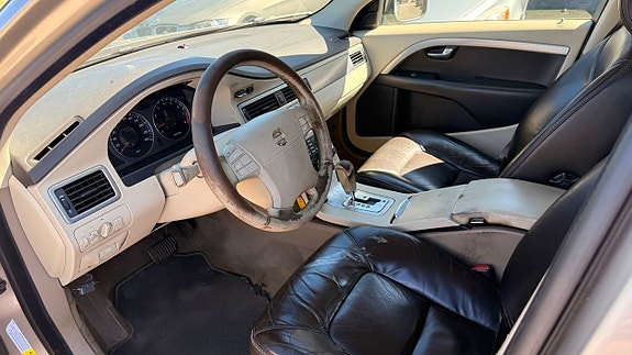 Volvo XC70 7 of 20