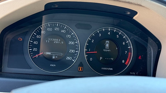 Volvo XC70 11 of 20