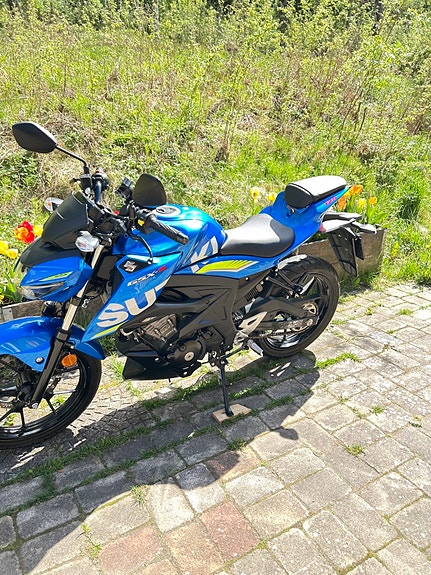 Suzuki GSX-S125 2 of 5