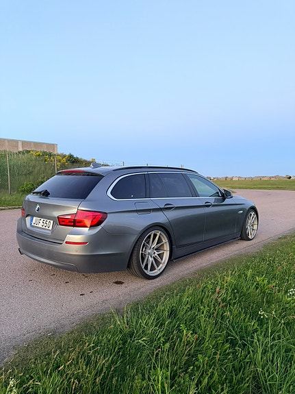 BMW 525d 2 of 8